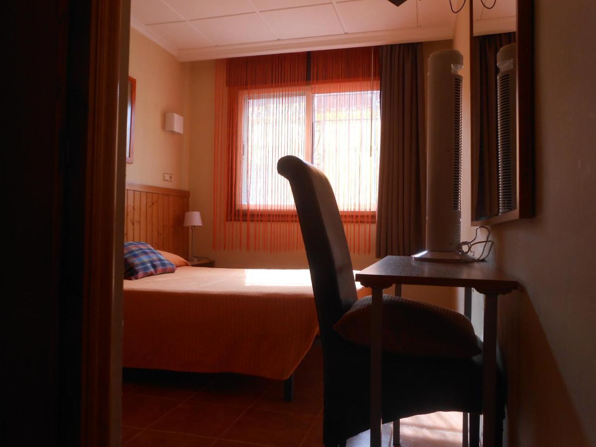 Hostal El Callejon Tarragona Exteriör bild
