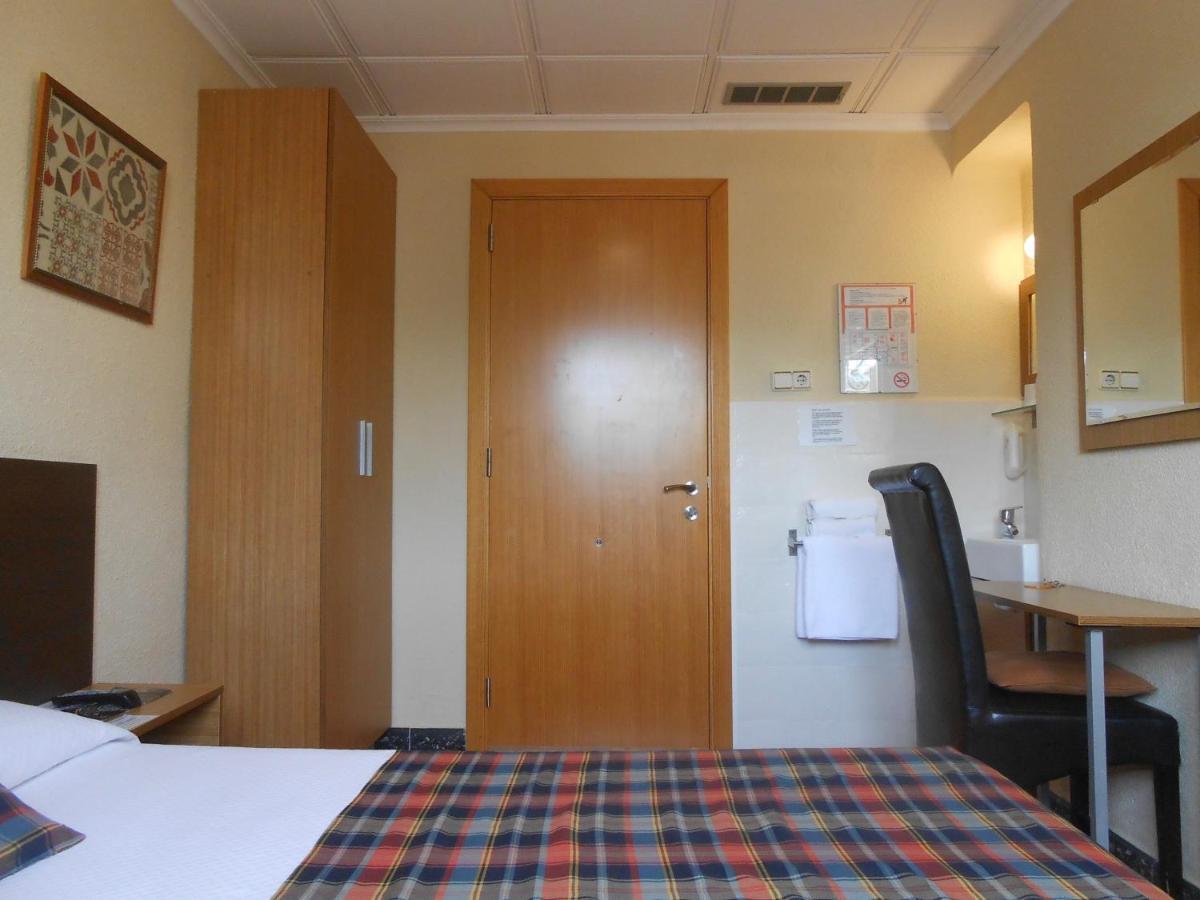 Hostal El Callejon Tarragona Exteriör bild