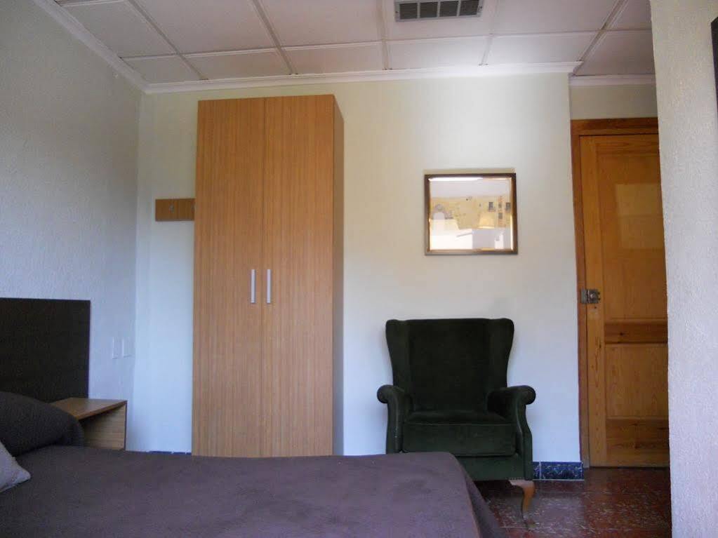Hostal El Callejon Tarragona Exteriör bild